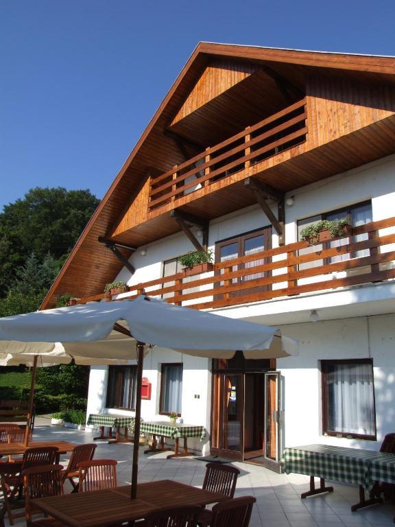Vadregeny Panzio Bed and Breakfast Esztergom Exterior foto