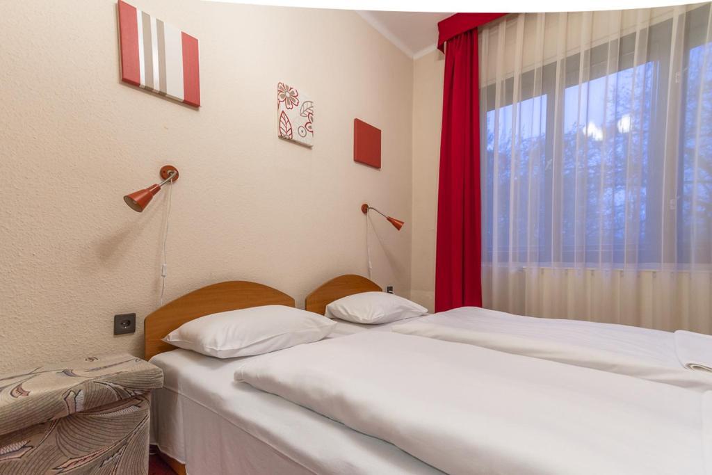 Vadregeny Panzio Bed and Breakfast Esztergom Habitación foto